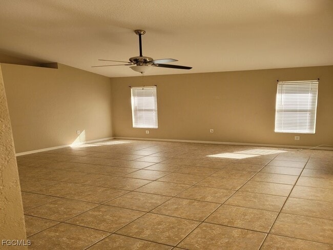 Building Photo - 4145 SW 9th Ave