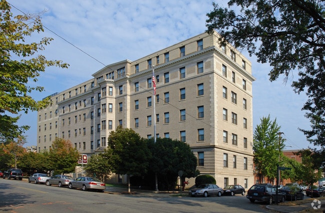 Building Photo - Kensington Court