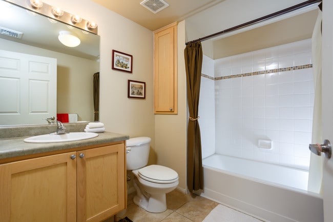 Building Photo - 2400 Fifth Ave