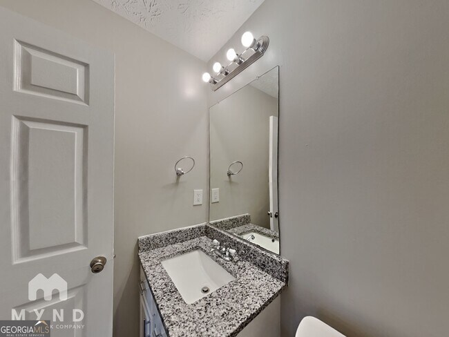 Building Photo - 1998 Grove Way