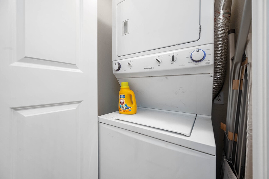 Laundry - 200 Pecan Dr
