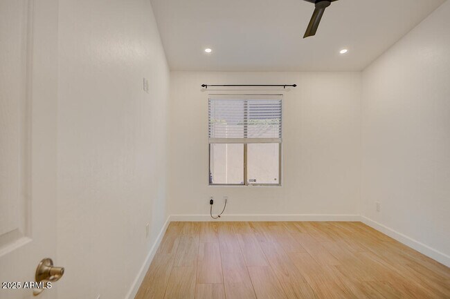 Building Photo - 10278 E Tierra Buena Ln