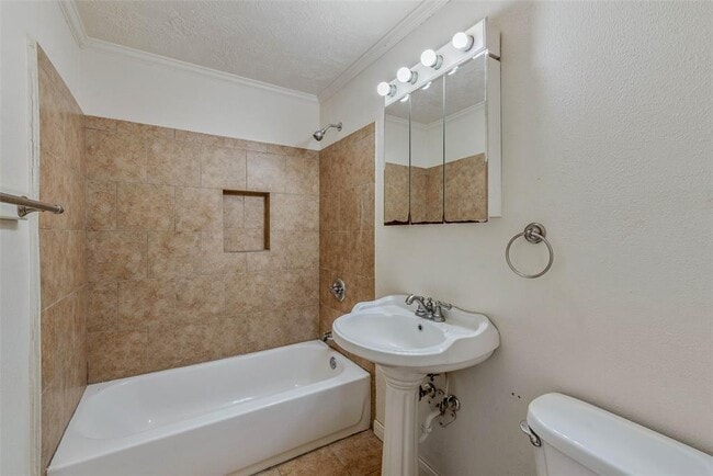 Building Photo - 1116 Kettler St