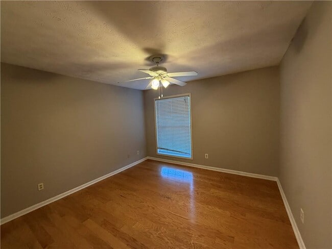 Building Photo - 3160 7 Pines Ct