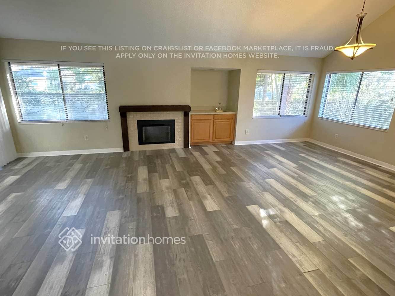 Building Photo - 126 W York Ct