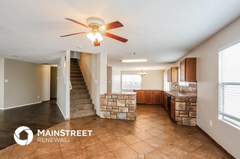 Building Photo - 4820 Trail Hollow Dr
