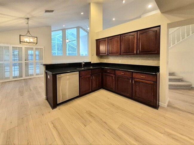 Building Photo - 2214 Green Oaks Ln