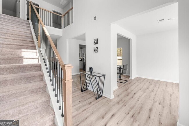 Building Photo - 100 Petunia Ct