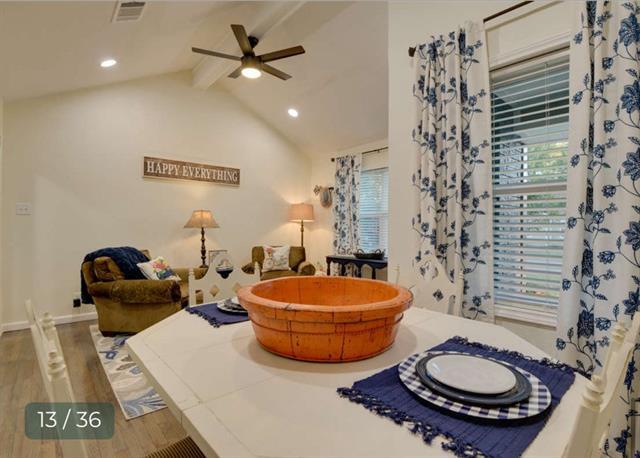 Building Photo - 520 W Bluff St