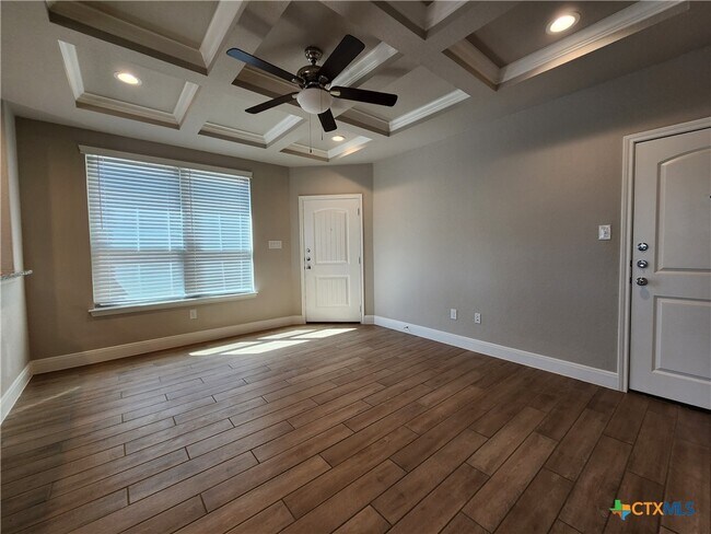 Building Photo - 2021 Rueben Rd