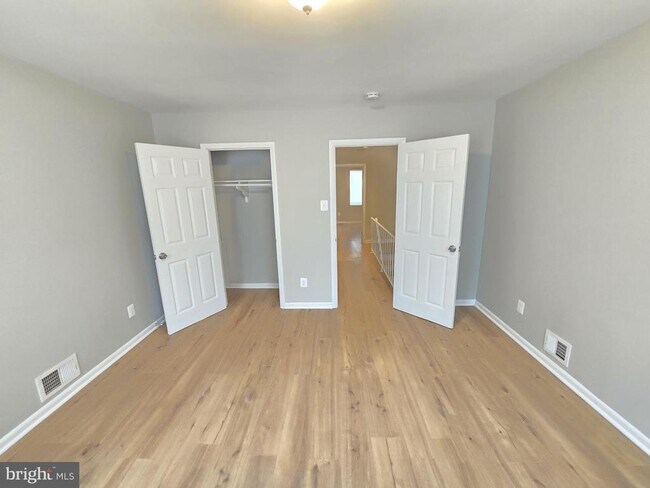 Building Photo - 1207 E Lanvale St