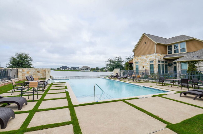 Building Photo - 18214 Lake Eagle Dr