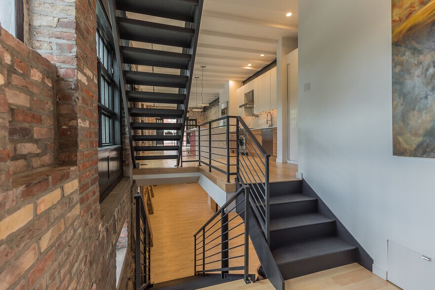 Building Photo - 318 N Lawrence St