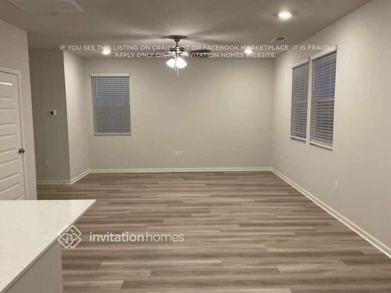 Building Photo - 5088 Mifford Dr