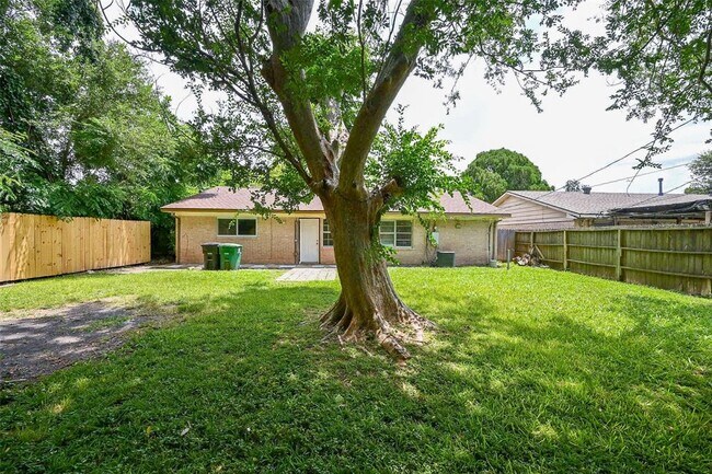 Building Photo - 14418 Alkay St
