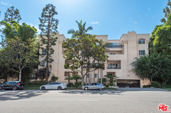 Building Photo - 1875 S Beverly Glen Blvd