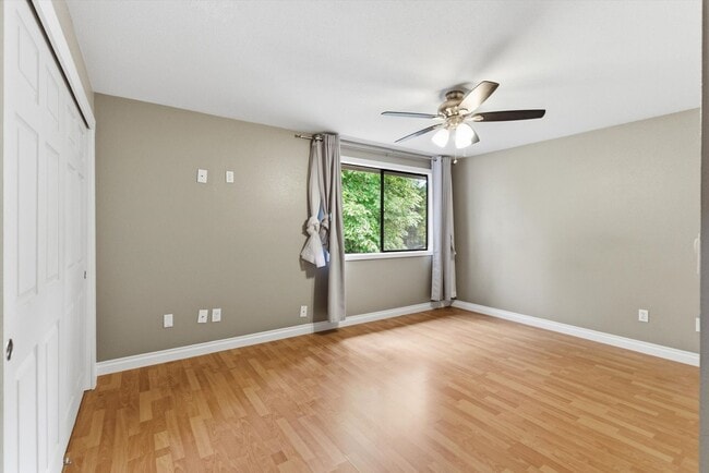Building Photo - 2227 SE 8th Pl