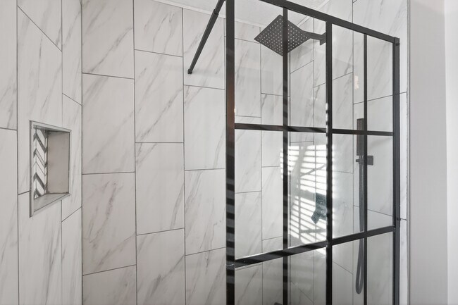 Building Photo - 15350 Drexel Way