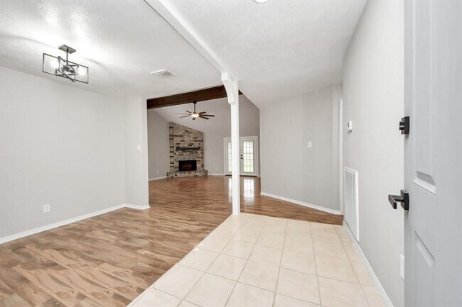 Building Photo - 14810 Scotter Dr