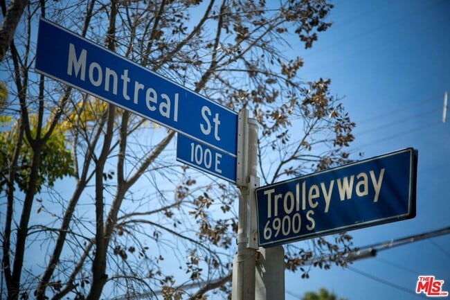 Building Photo - 122 Montreal St