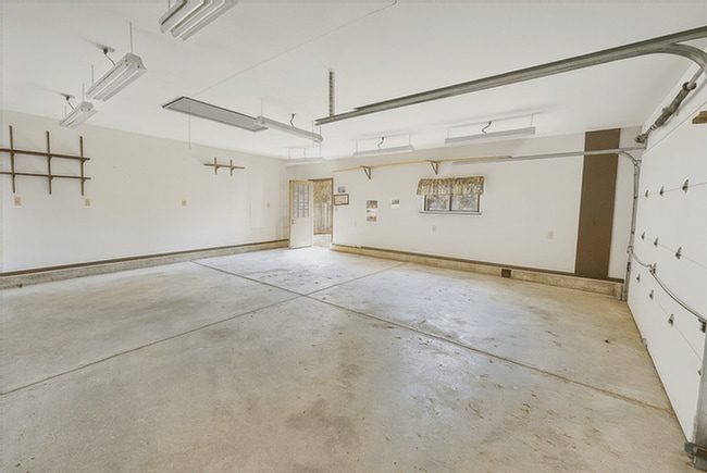 Building Photo - 407 Sheets St