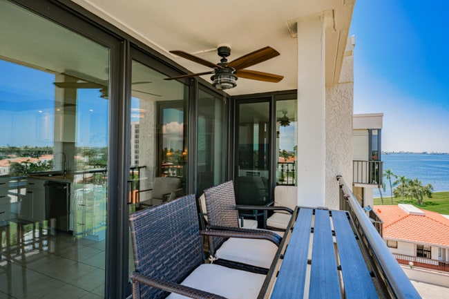 Building Photo - 6295 Bahia Del Mar Cir