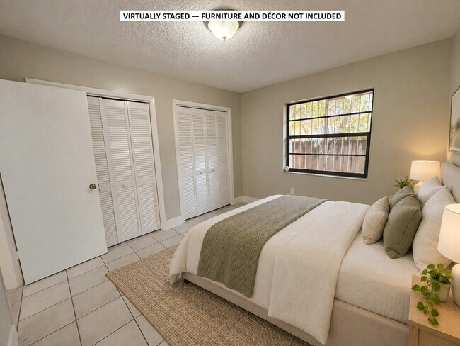 Building Photo - 3631 SW 27th St