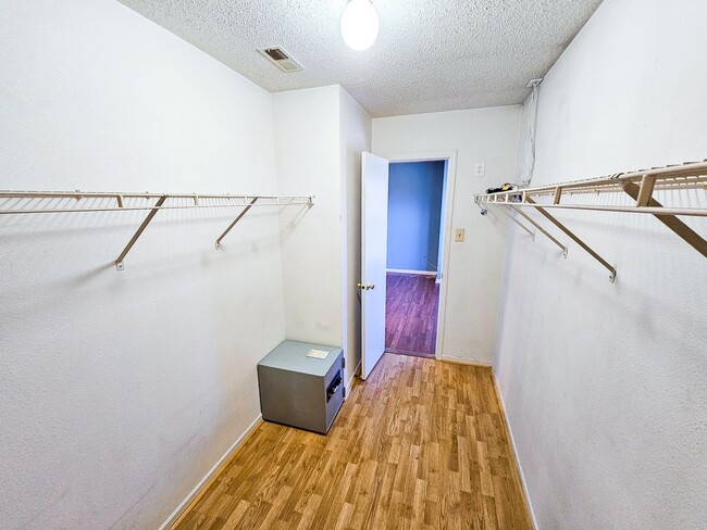 Building Photo - 2221 Collins Way