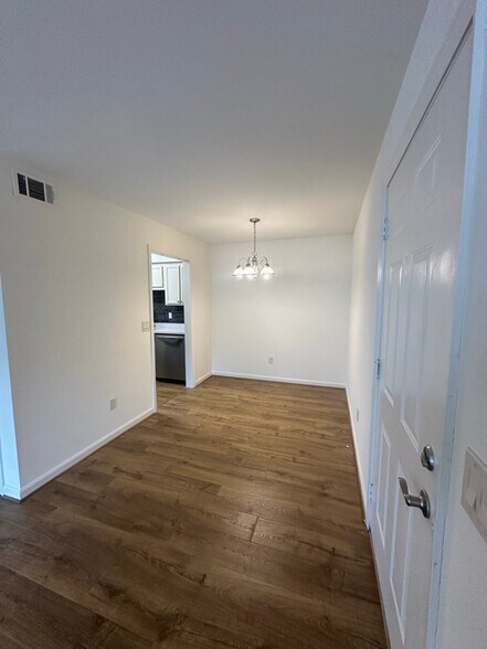 Building Photo - 2118 Acklen Ave