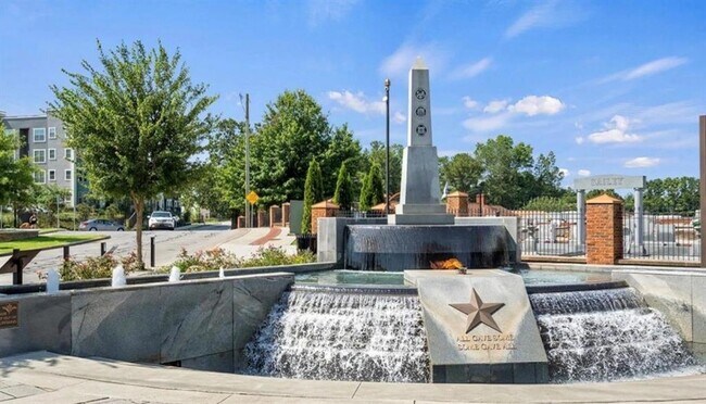 Building Photo - 1204 Ainsworth Alley