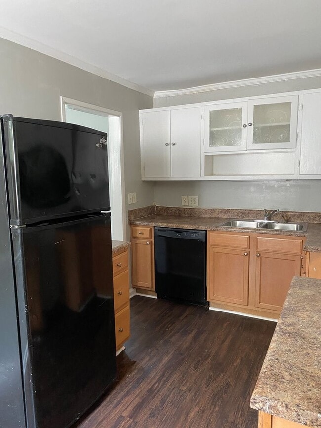 Building Photo - 3 Bedroom/ 1 Bath Home in Greensboro Locat...