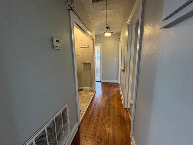 Building Photo - 3 Bed/2 Bath Home in Brandon