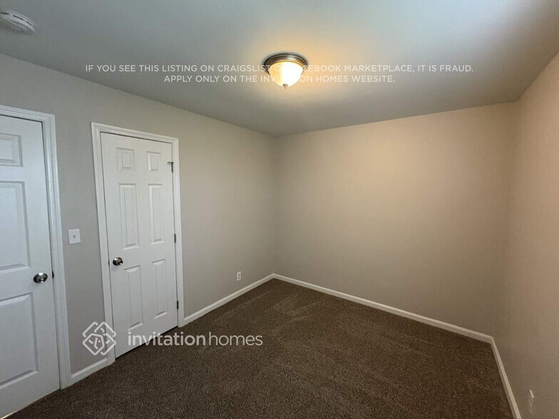 Building Photo - 3216 Holland Ln