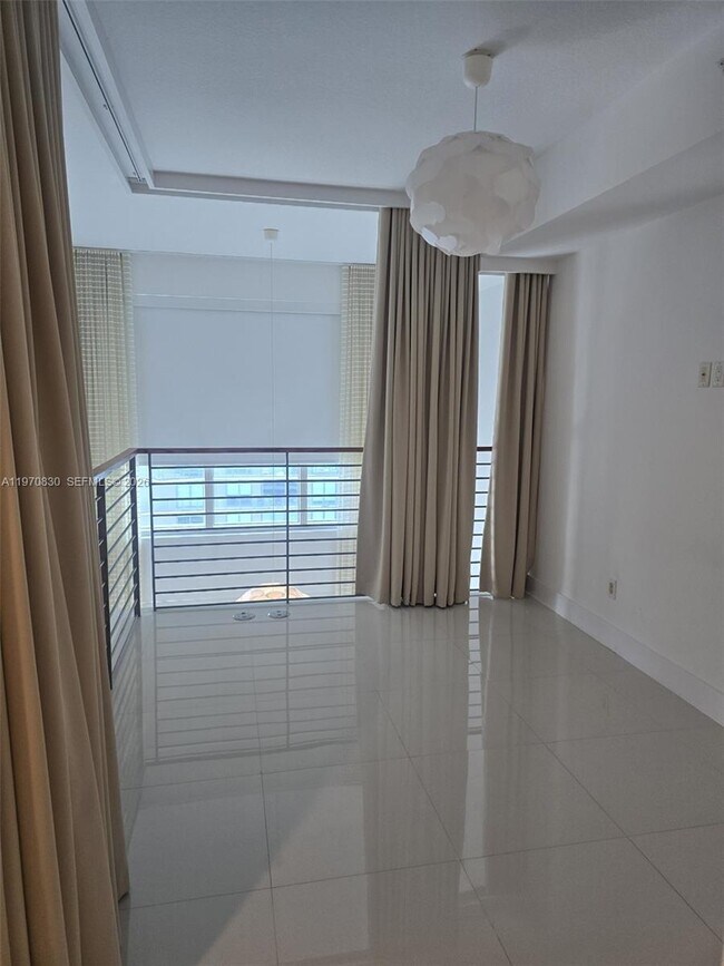 Building Photo - 60 SW 13th St