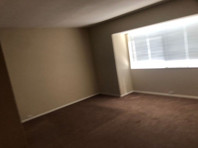 Building Photo - NICE 2ND STORY CONDO IN WOODSIDE SIERRA GA...