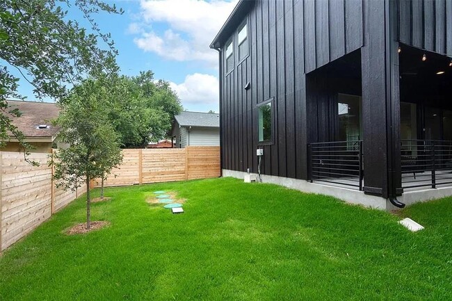 Building Photo - 18205 Fair Ln