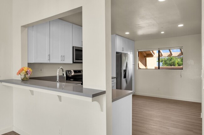 Building Photo - 2579 Caminito Muirfield