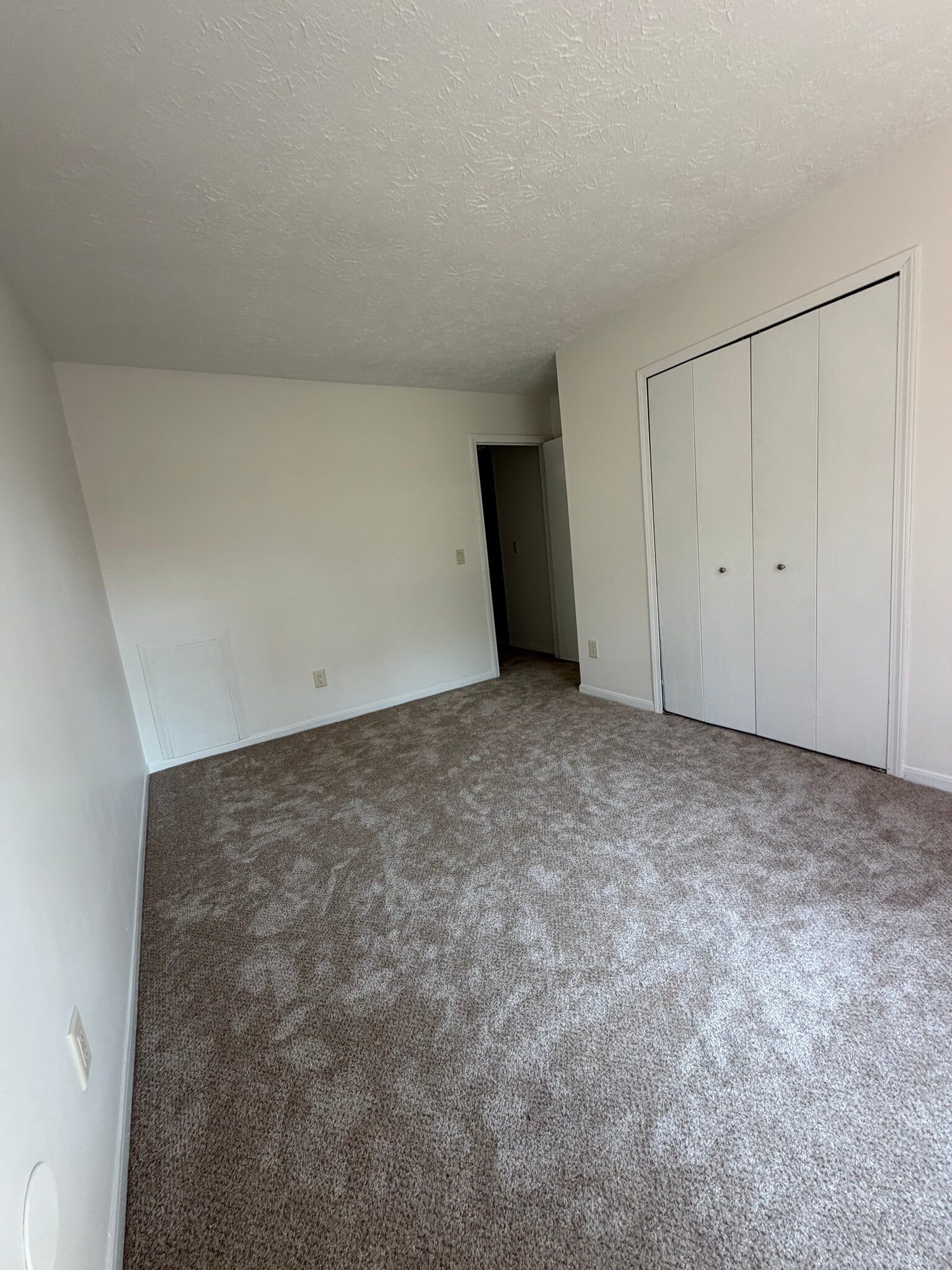 Building Photo - 9862 Mandel Dr