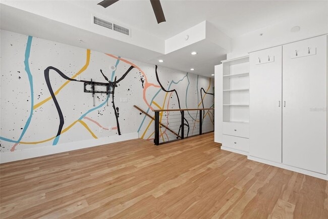 Building Photo - 1208 E Kennedy Blvd