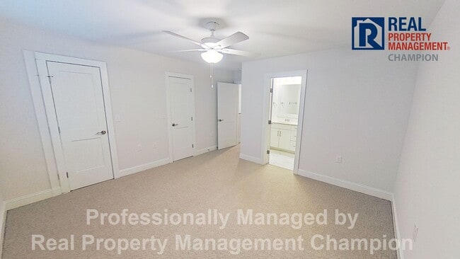 Building Photo - Newly Constructed Luxury Townhomes in Porters Neck