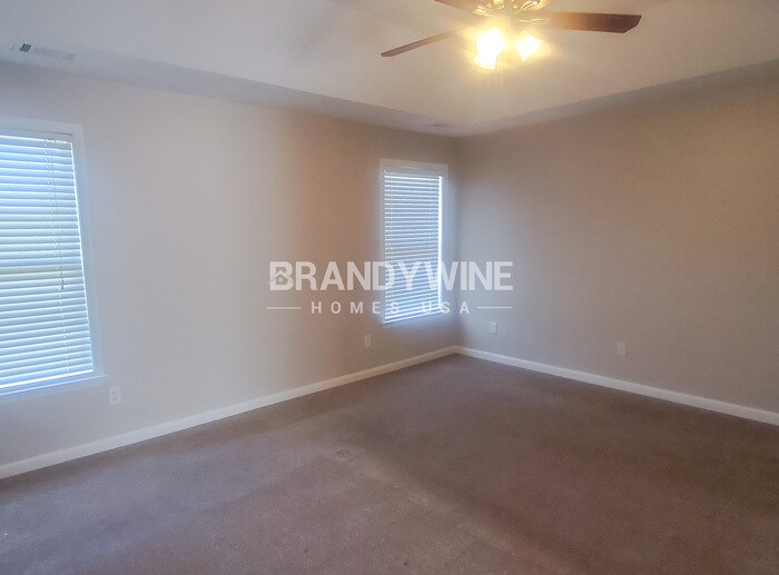 Building Photo - 2801 Driftwood Ct