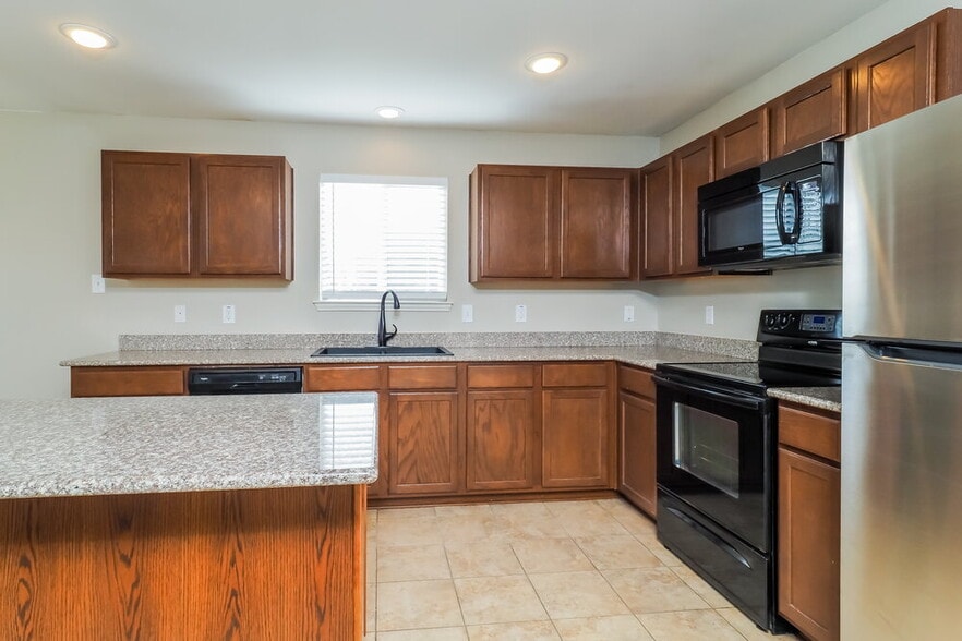 Building Photo - 3200 Sadie Trail