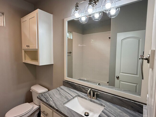 Building Photo - Beautiful New Build Home in Deer Creek