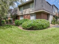 Building Photo - Just Reduced!! Attn: Doctors, Nurses and Interns - Walk To Shands!