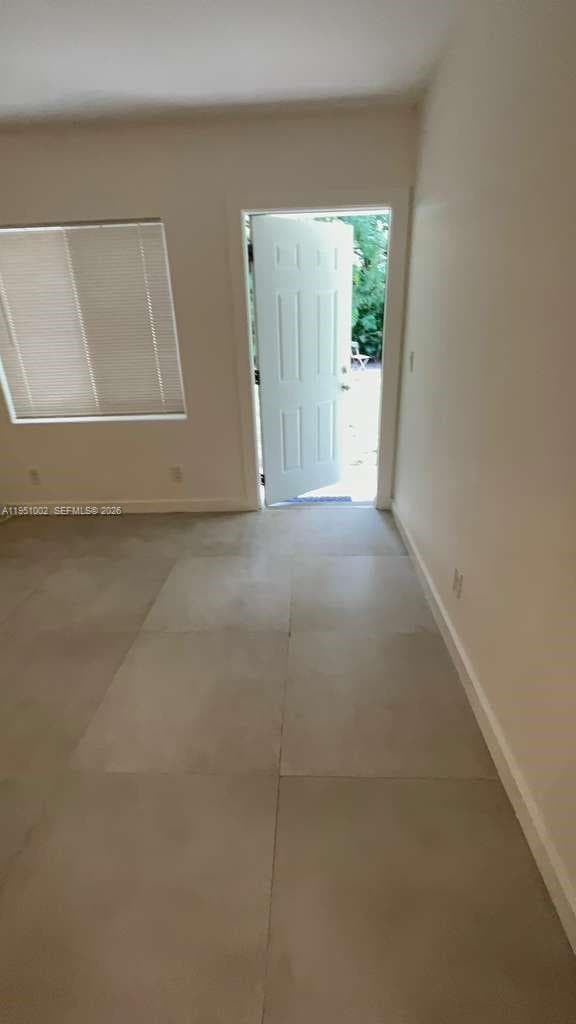 Building Photo - 780 NE 122nd St