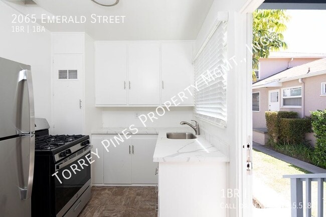 Primary Photo - 2065 Emerald St