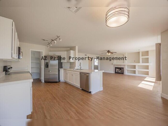 Building Photo - 1255 S Western Skies Dr