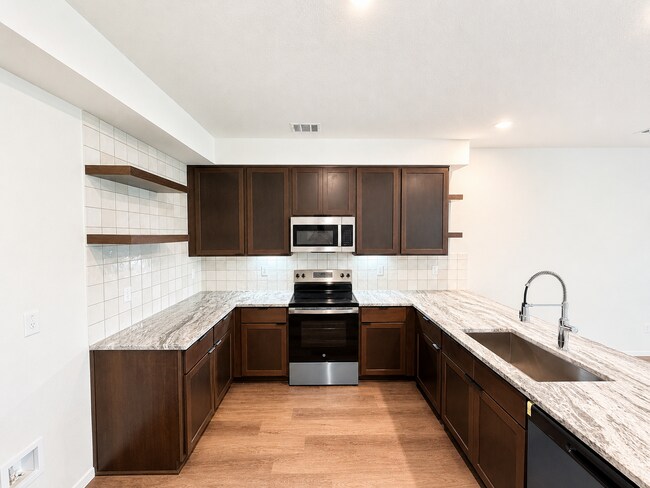 Building Photo - 1619 Crooked River