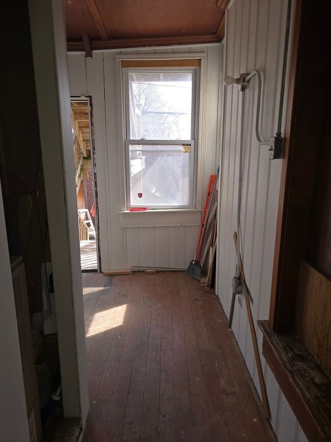 Building Photo - 2317 W Marquette Rd