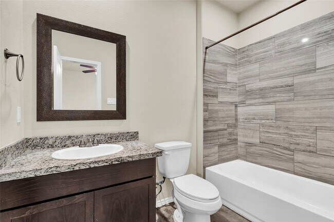 Building Photo - 15841 Beechnut Dr